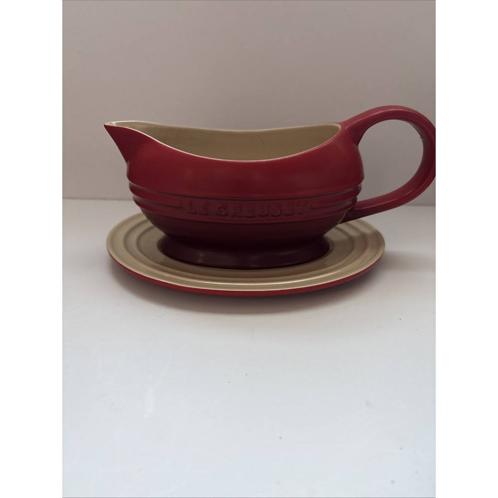 Le Creuset Red Stoneware Gravy Boat With Matching Underplate 07.28